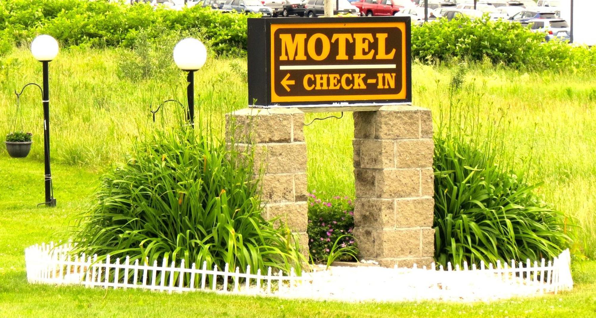 Budget Host Airport Inn Waterville Εξωτερικό φωτογραφία