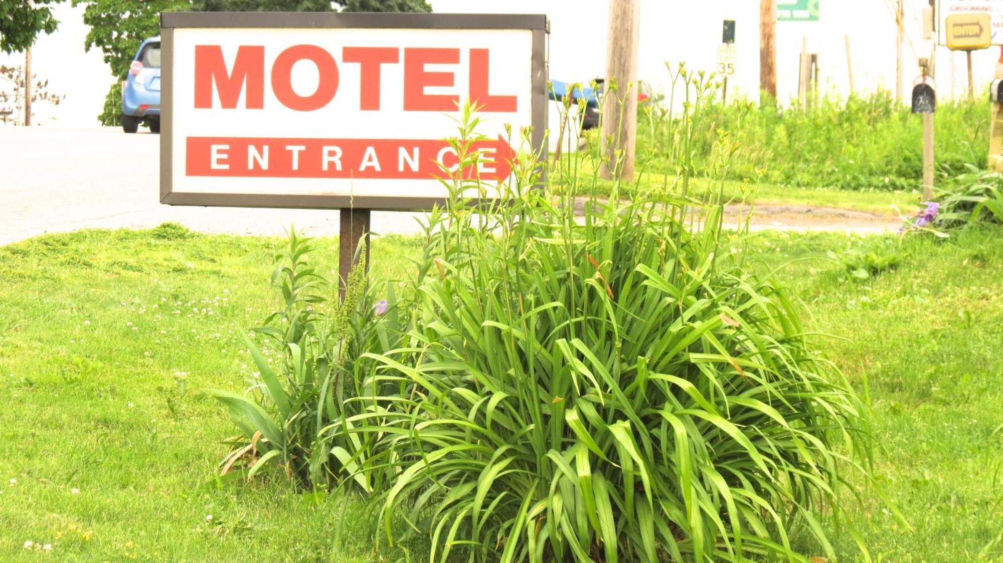 Budget Host Airport Inn Waterville Εξωτερικό φωτογραφία